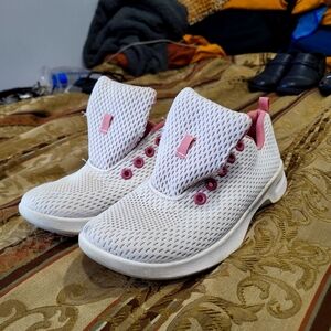 Women's Size 9.5 Athletic Works Sneakers Shoes Joggers NEW with Memory Foam